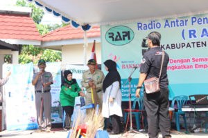 Jelang-Hari-Kartini-RAPI-adakan-Aksi-Donor-Darah-dan-Bersih-Alun-Alun-FILEminimizer-300x200.jpg